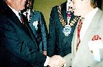 Au Cap, avec Frederik De Klerk, prsident de la Rpublique d'Afrique du Sud (1992), par un mauvais photographe